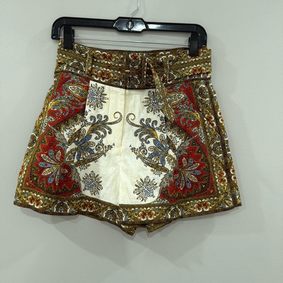 Veronica Beard Short Hobbes Linen in Dove Red Paisley - Picture 5 of 10